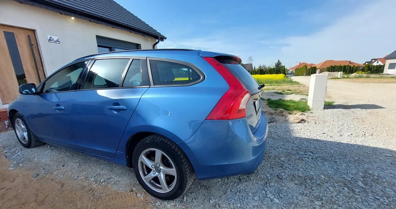 Volvo V60 cena 42900 przebieg: 163200, rok produkcji 2016 z Grodków małe 742